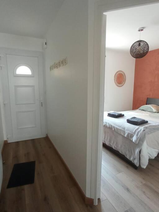 A 50 M De La Plage, Appartement De 35 M2 : Les Pieds Sales Bréhal 외부 사진